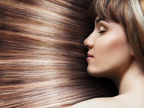 Гладкая работа: как правильно выпрямить волосы