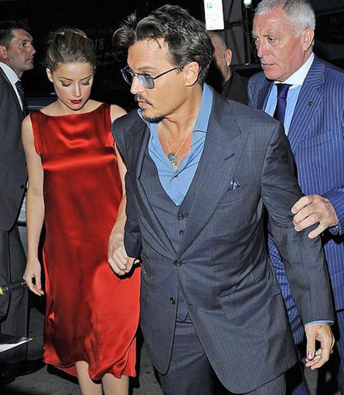 Джонни Депп сделал любимой королевский подарок