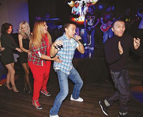 «Дискотека Авария» выбрала красавиц