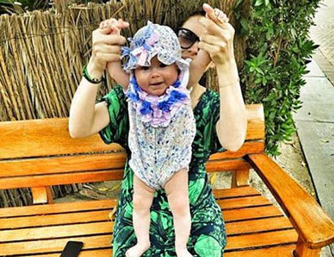 Тата Бондарчук впервые показала дочь