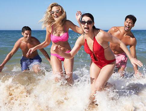 Летние страсти: стоит ли ревновать к соседкам по пляжу?