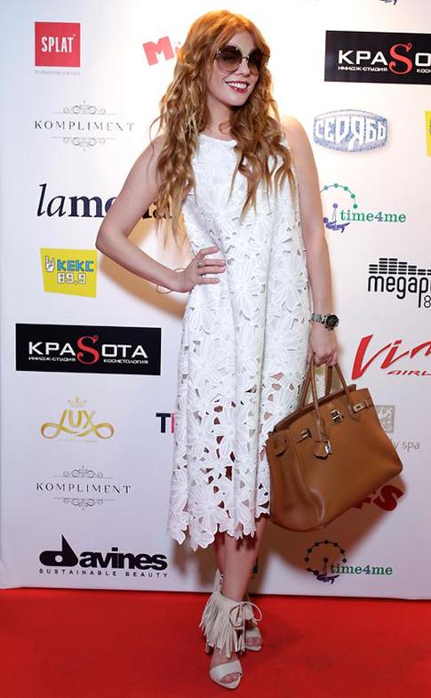 Образ Анастасии Стоцкой разрушили босоножки