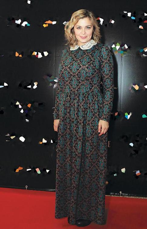 Ирина Пегова надела платье из реквизита?