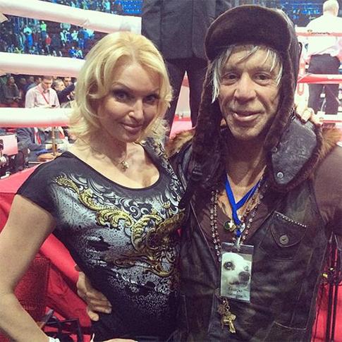 Волочкова сделала селфи с Микки Рурком