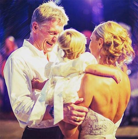 Татьяна Навка впервые показала мужа и дочку