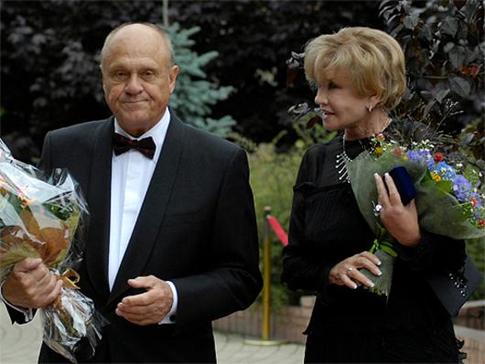 Алентова и Меньшов попали в ДТП