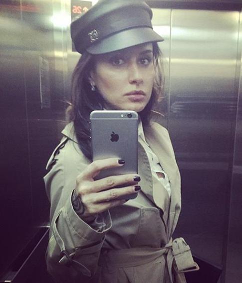 Звезды хвастаются новыми телефонами