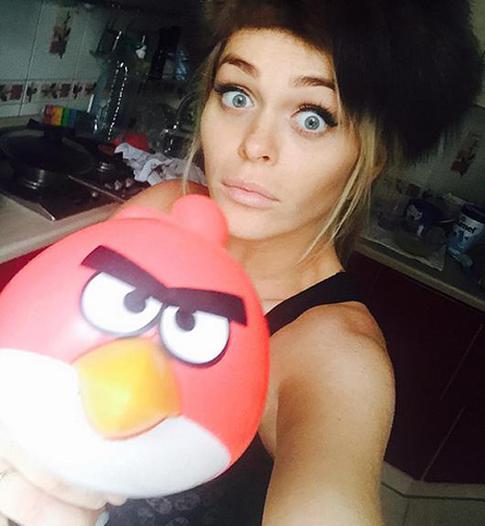 Беременная Хилькевич страдает из-за большого живота