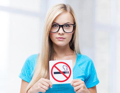 Дым без огня: как курение убивает женское здоровье