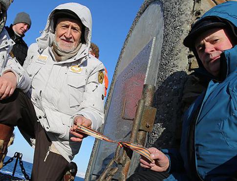Николай Дроздов привез на Северный полюс георгиевскую ленточку