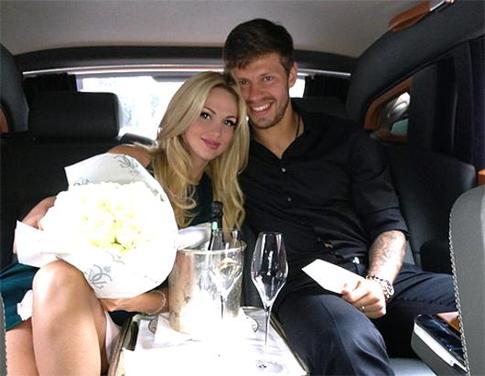 Лопырева и Смолов поженятся осенью