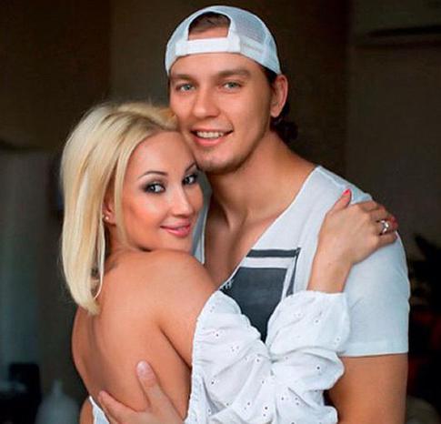 Кудрявцева и ее муж посмеялись над Лазаревым