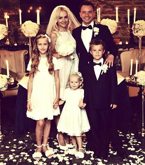 Алексей Серов женился