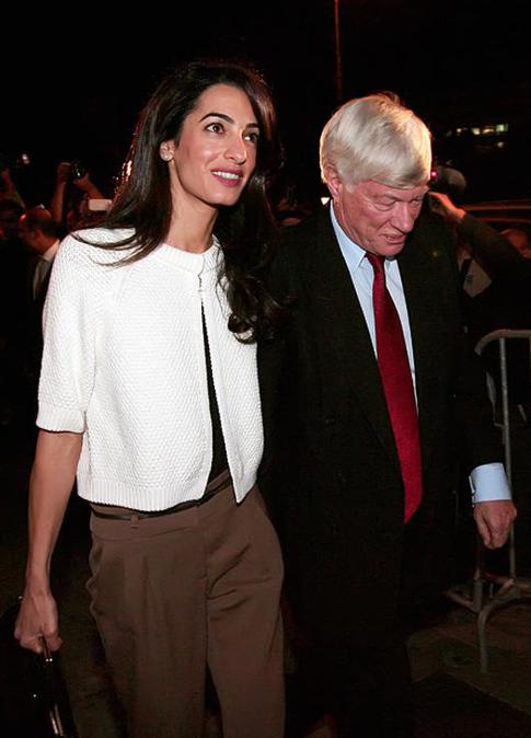 Жена Джорджа Клуни взяла его фамилию