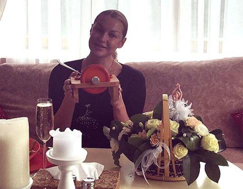 Волочкова призналась, что выпивает по выходным