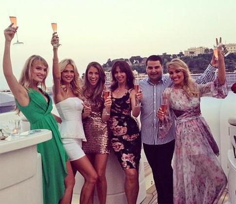 Виктория Лопырева отметила девичник