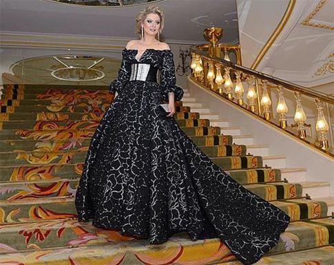 Лена Ленина провела лотерею для звезд