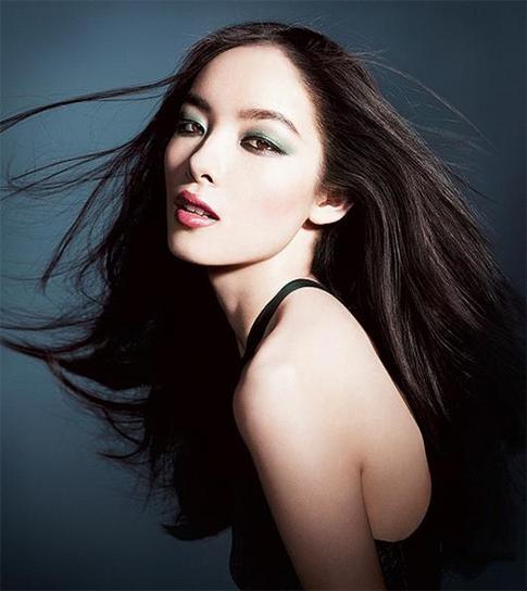 Перевоплощение в роковую красотку? Легко!