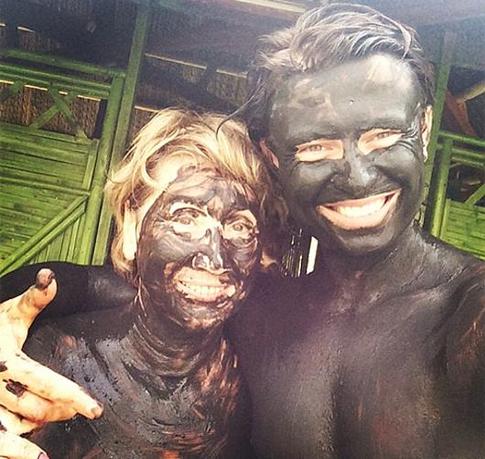 Жена Шаляпина снялась топлес