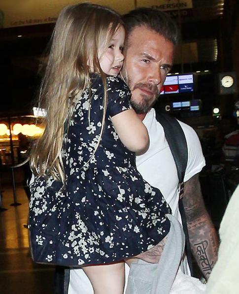 Дочь Бекхэмов в четыре года сосет пустышку