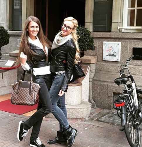 Ольга Бузова вывезла семью за границу