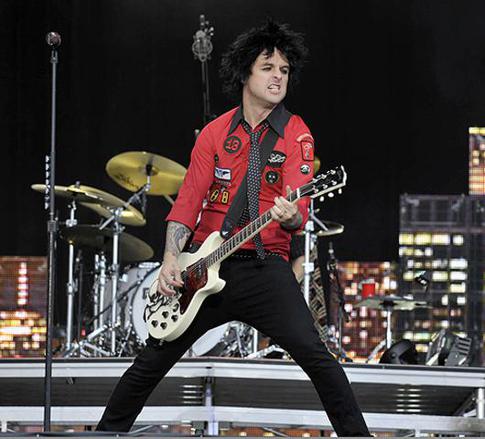 Билли Джо Армстронг пройдет курс реабилитации