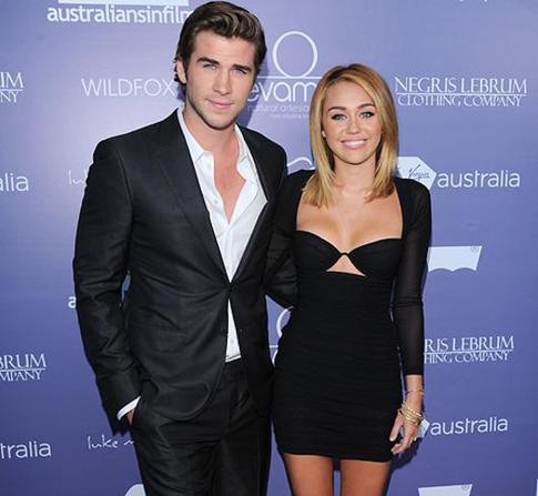 Лиам Хемсворт флиртует за спиной невесты