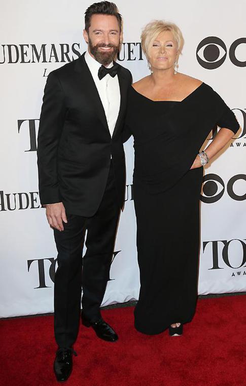 Жена Хью Джекмана ревнует его к Анджелине Джоли