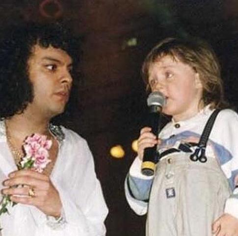 Как молоды мы были: звезды вспомнили лихие 90-е