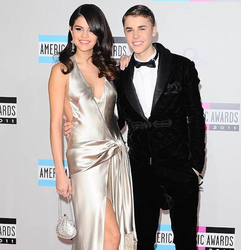 Опубликована интимная переписка Бибера и Гомес