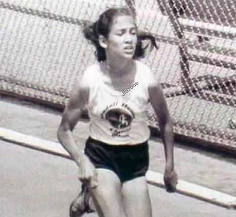 Как молоды мы были 6: Дженнифер Лопес, Кристина Агилера, Наоми Кэмпбелл и другие звезды показали детские фото