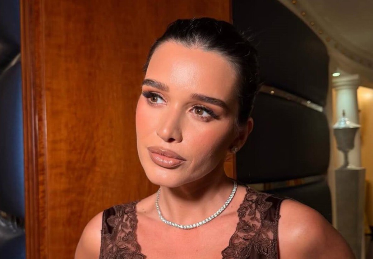 Бородина странным методом проверила, насколько ее муж включен в разговор с ней