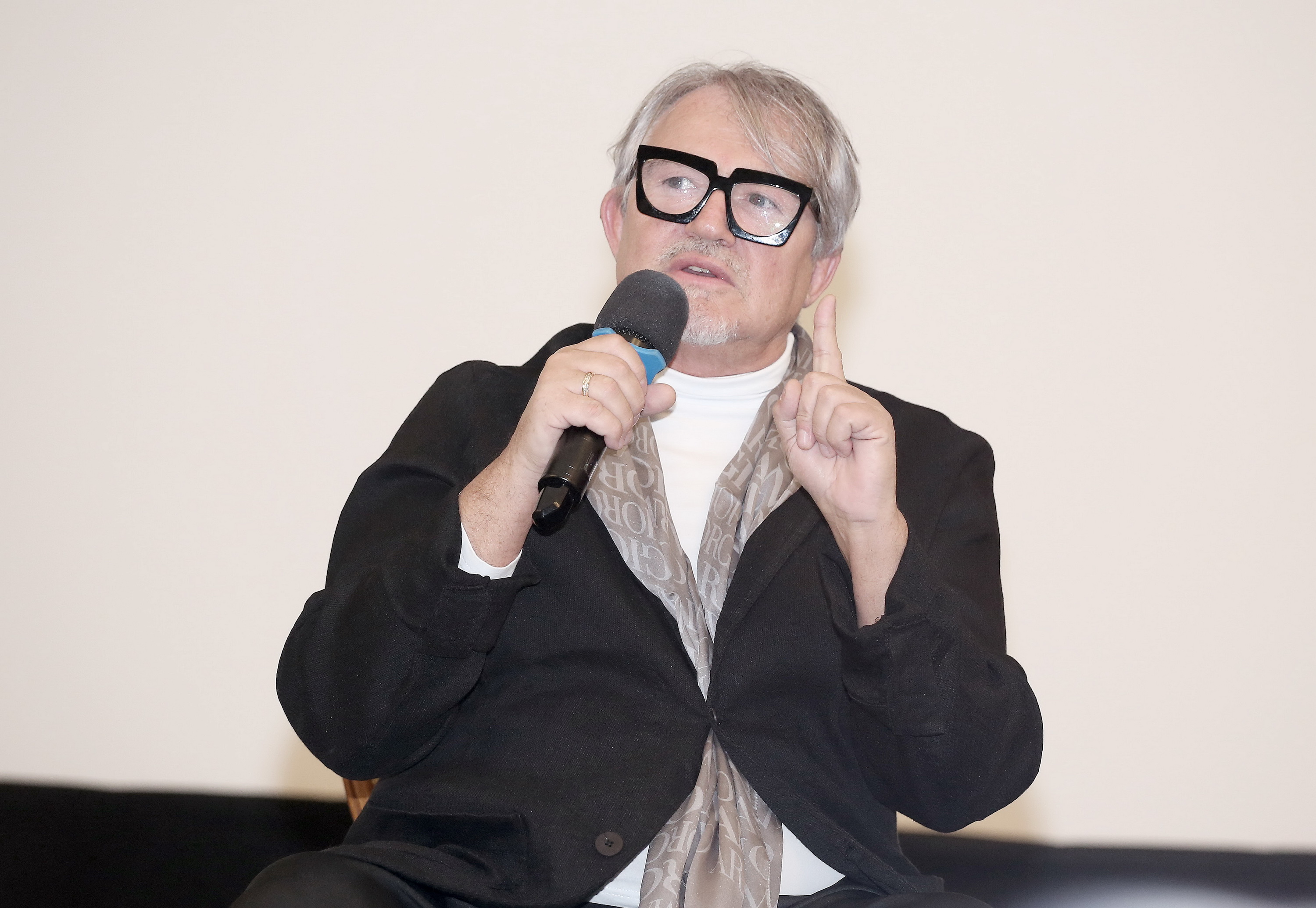 "Впереди приключения": Дмитрий Дибров отмечает юбилей за границей