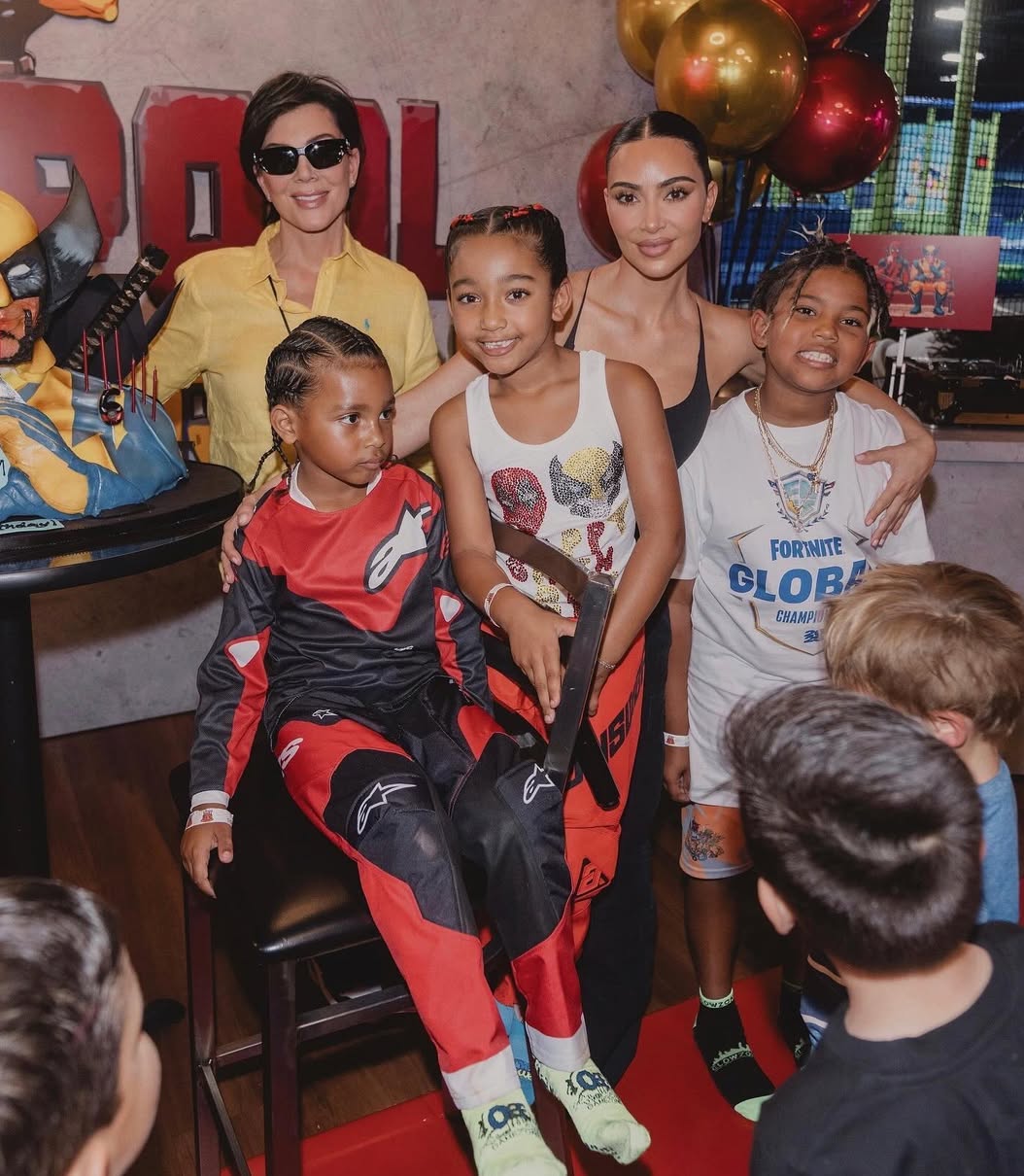 Сын Кардашьян показал акробатический танец: как Псалм Уэст отметил день рождения